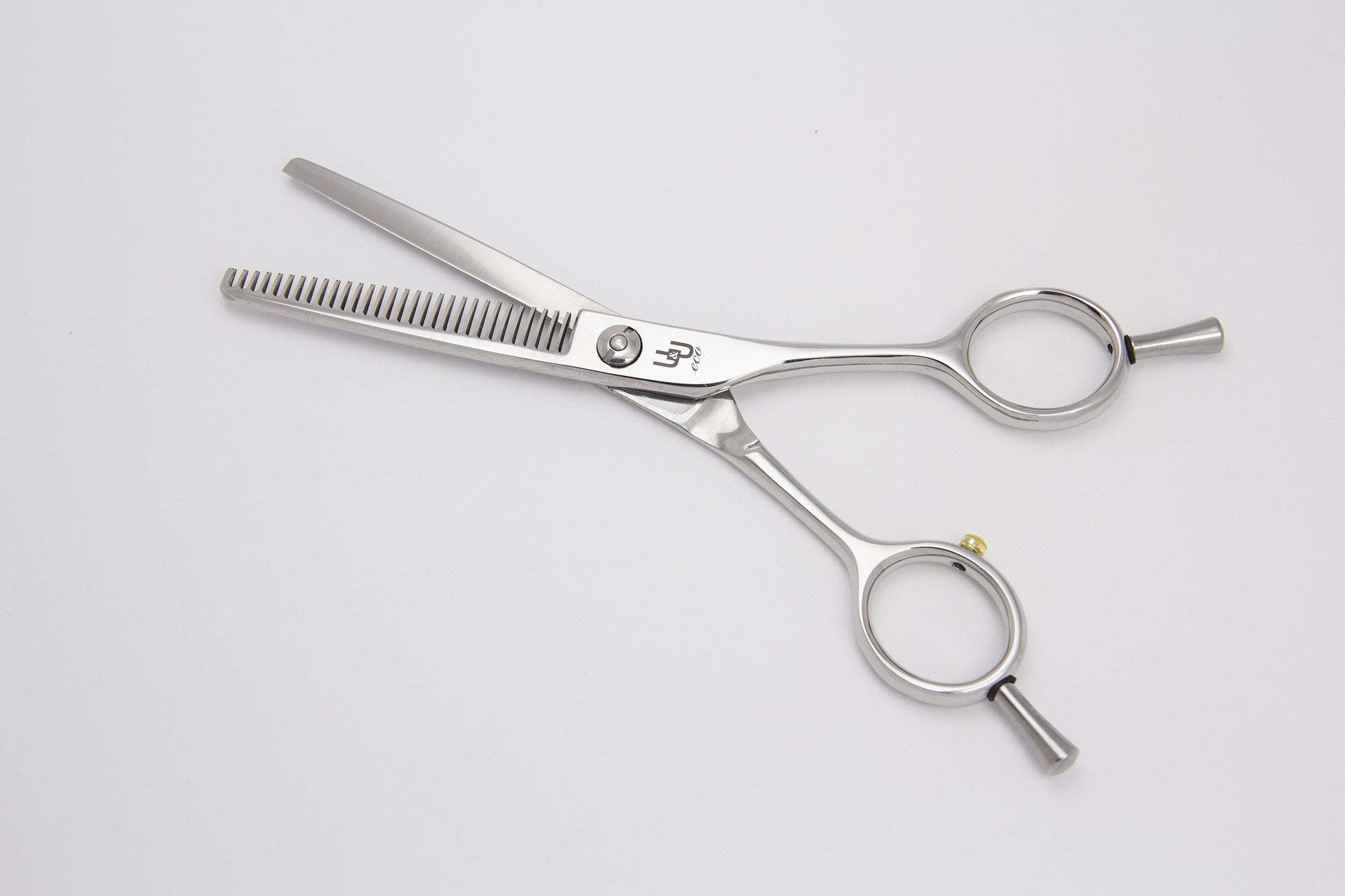 Utsumi 40 teeth thinning shear 5.75 inch blender open